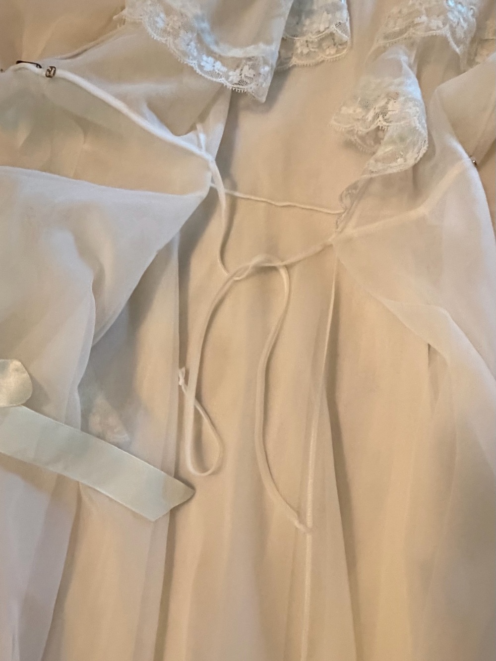 Vintage Shadowline White Sheer Nylon Peignoir Robe 1980s - Picture 15 of 16